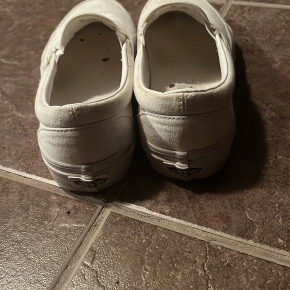 White vans - Picture 3 of 3